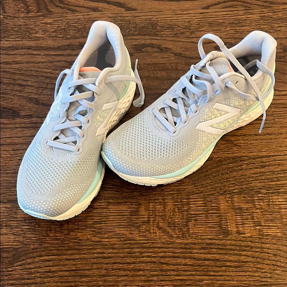 New Balance Women's Light Blue/Gray Running Shoes